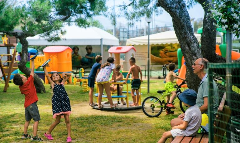 campinggirasole fr offre-speciale-enfants-gratis-village-vacances-marina-palmense-marches 026
